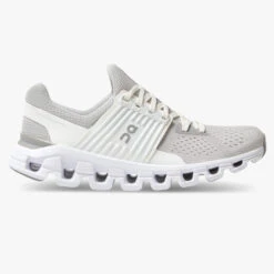 On Women’s Cloudswift (Glacier/White)